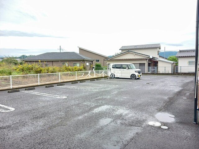 コリーヌ華Ⅱ 駐車場