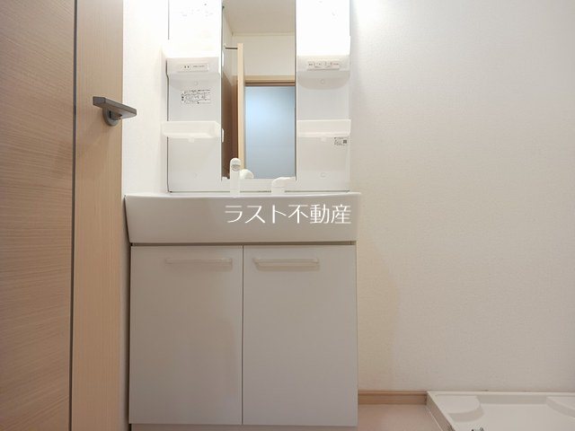 ウエストインA 洗面所