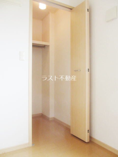 ウエストインB 収納