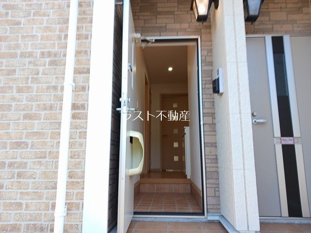 T.Rion 玄関