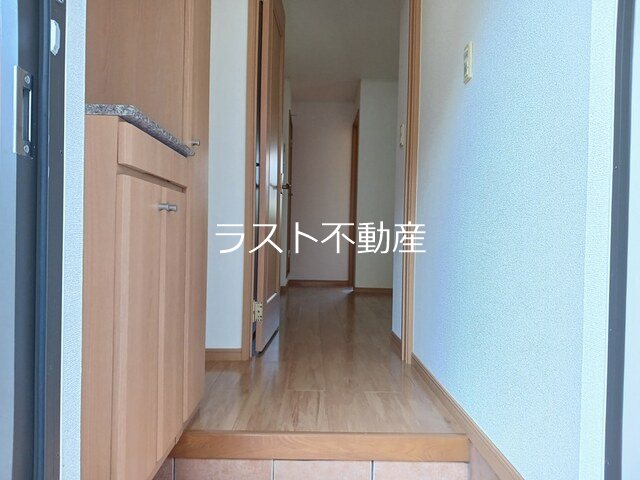 ファーウエスト 玄関