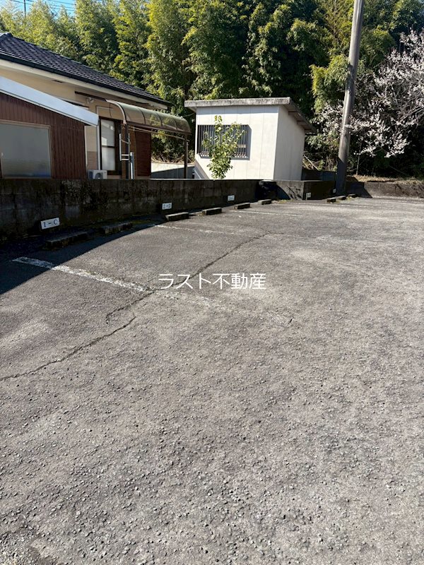 カーサメントY 駐車場