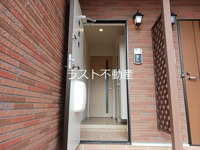ユニゾン・サンリットハウス 玄関