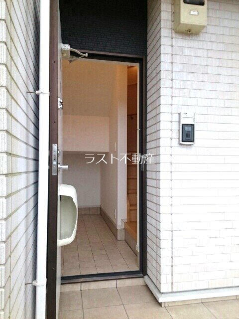 リバーサイド・グラースT 玄関