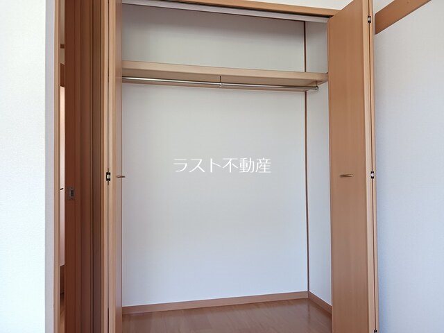 リバーロードYI 収納