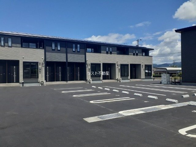 鹿児島県出水市上知識町 駐車場