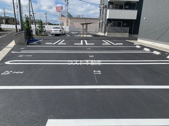 M＆S中央町プレミアム　B棟 駐車場