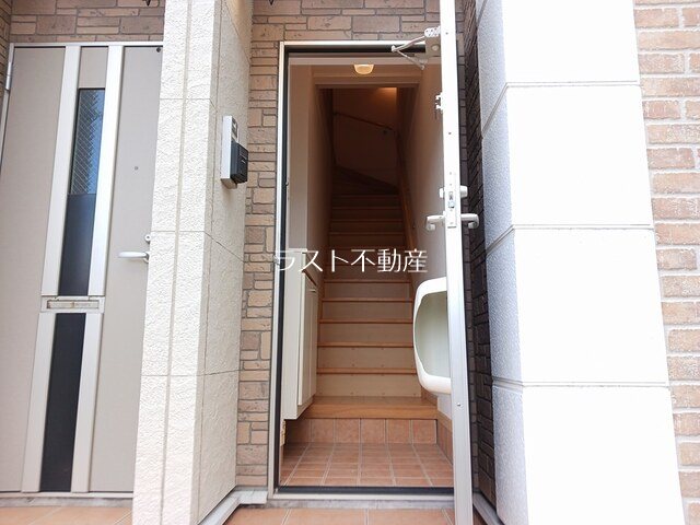 T.Rion 玄関