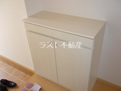T.Rion 玄関