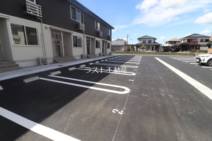 Avenir五代町Ⅱ 駐車場