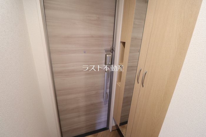 Avenir五代町Ⅱ 玄関