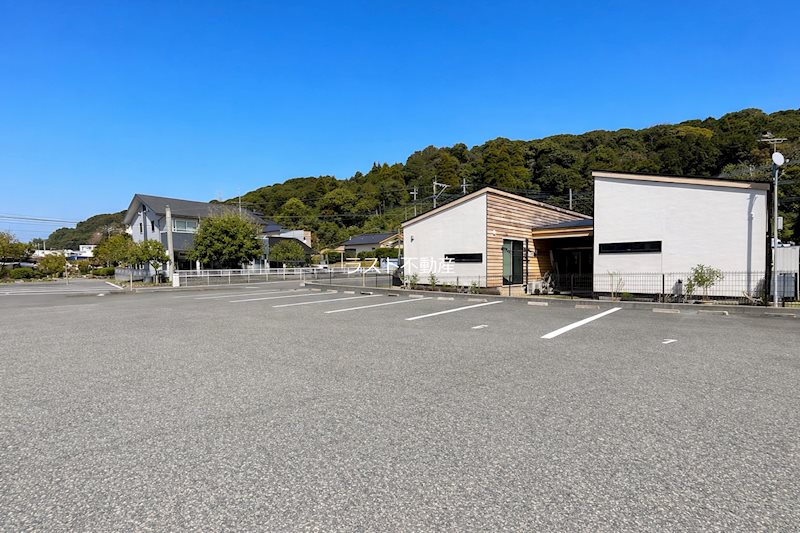ブルズアイ 駐車場