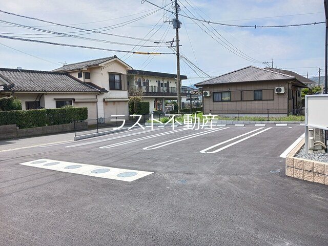 CFメゾン 駐車場