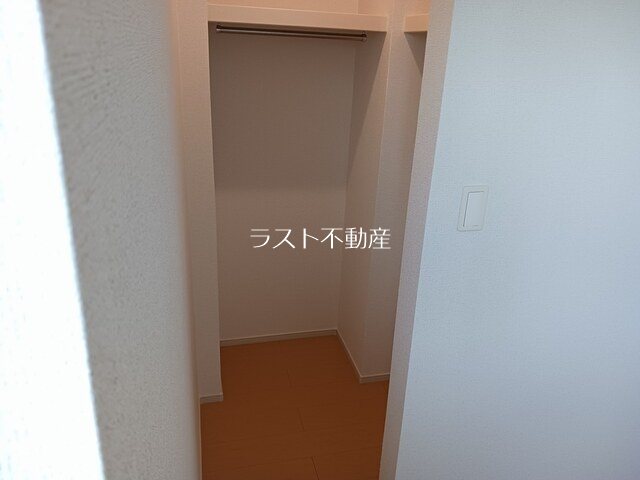 ローズマリエ川内 収納