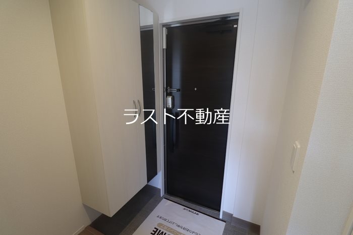 Avenir宮内町　Ⅱ 玄関