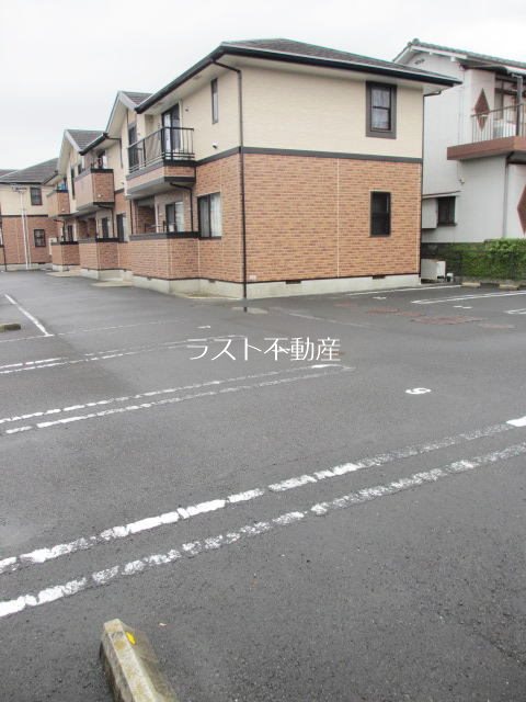 アンソレイエⅠ 駐車場