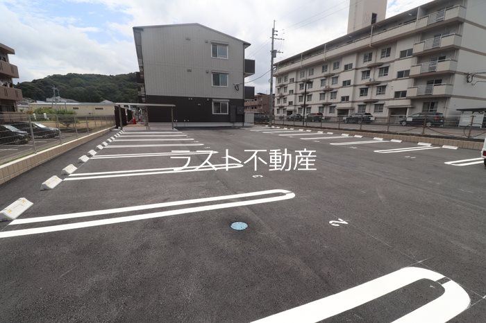 Avenir宮内町　Ⅰ 駐車場