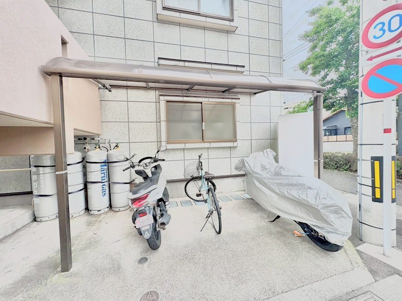 鹿児島県鹿児島市東谷山５丁目30-10 駐車場