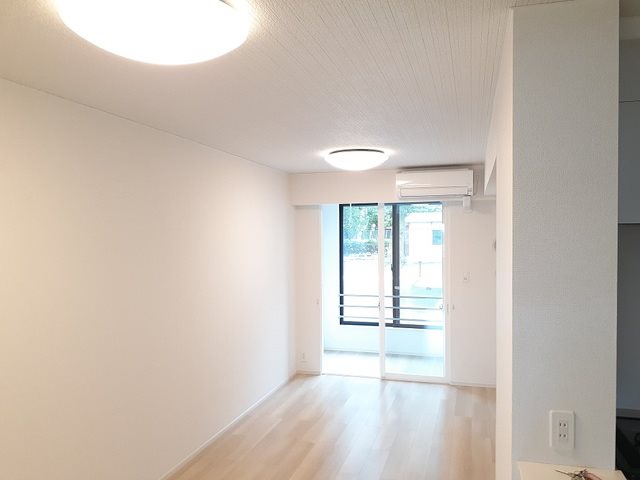 鹿児島県指宿市十町234-5 リビング