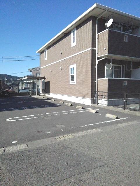 ベルメゾン中山D 駐車場