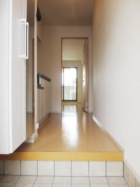 ラフレシールB 玄関