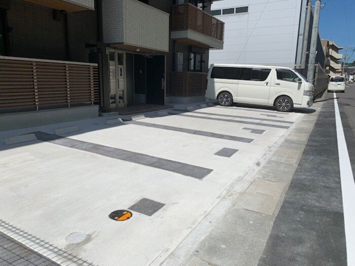 FELIZ 駐車場