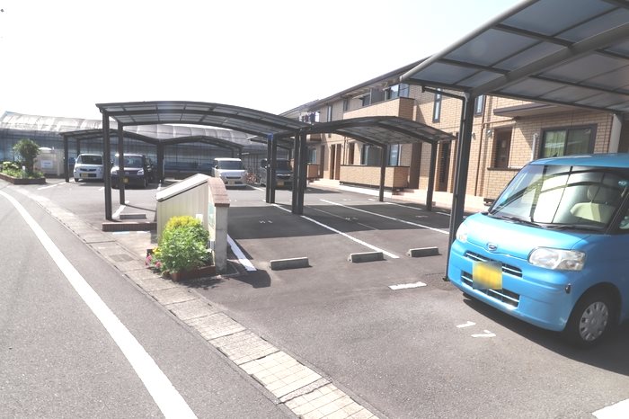 グランドールTN 駐車場