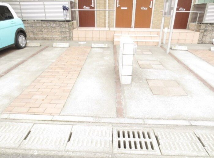鹿児島県鹿児島市原良４丁目30-3 玄関