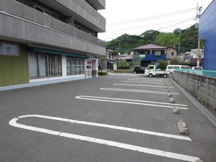 レガーロ宇宿 駐車場