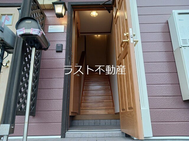 ハーヴェストFーB 玄関