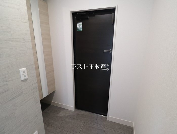 M&S RESIDENCE RIVERSIDE 玄関