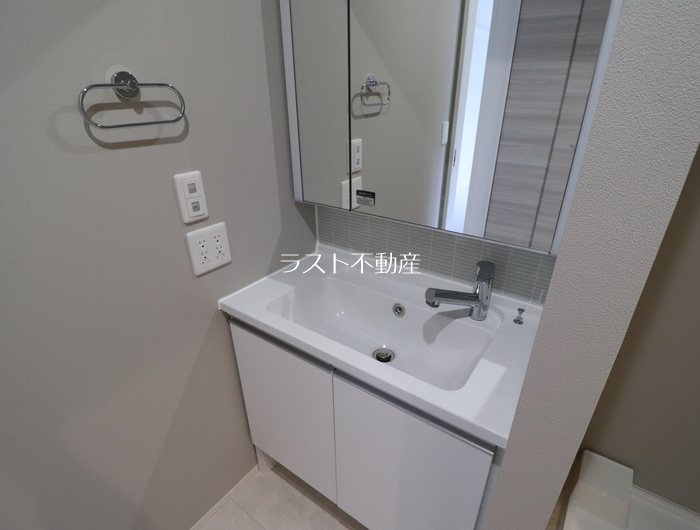 M&S RESIDENCE RIVERSIDE 洗面所