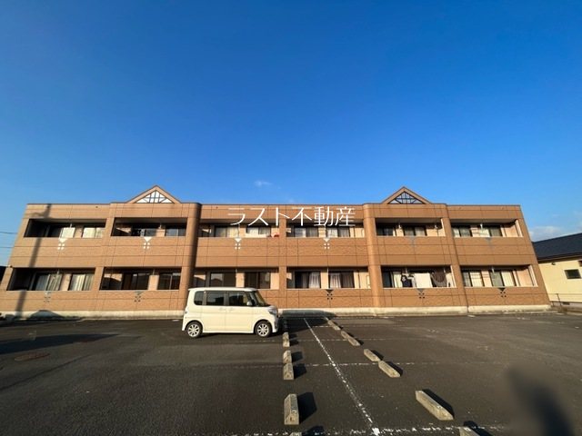 リバーブリーズ・天辰 駐車場