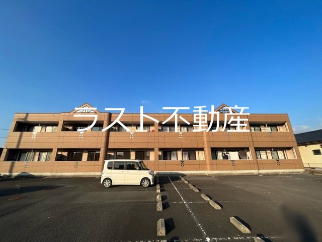 リバーブリーズ・天辰 駐車場