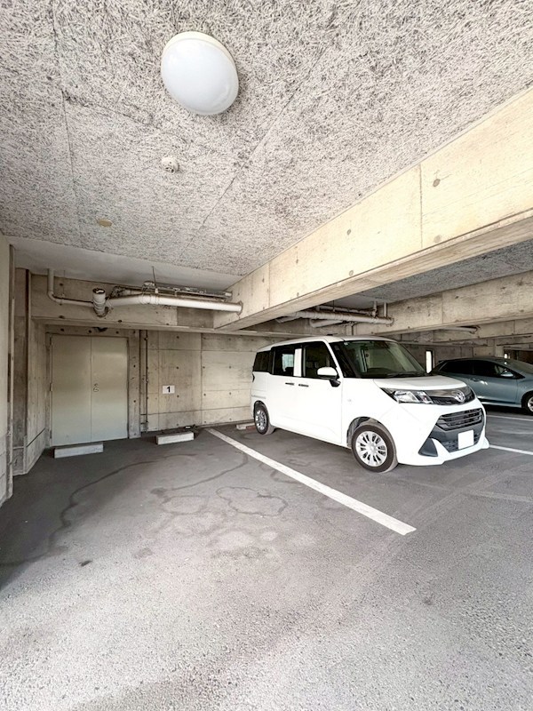 サンコート下荒田 駐車場