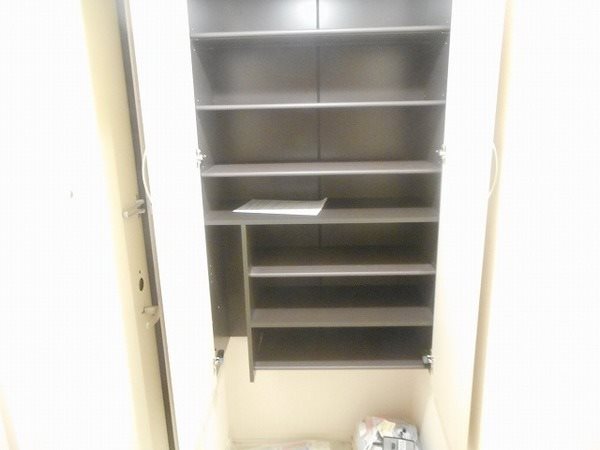 林健エアコン1004 玄関