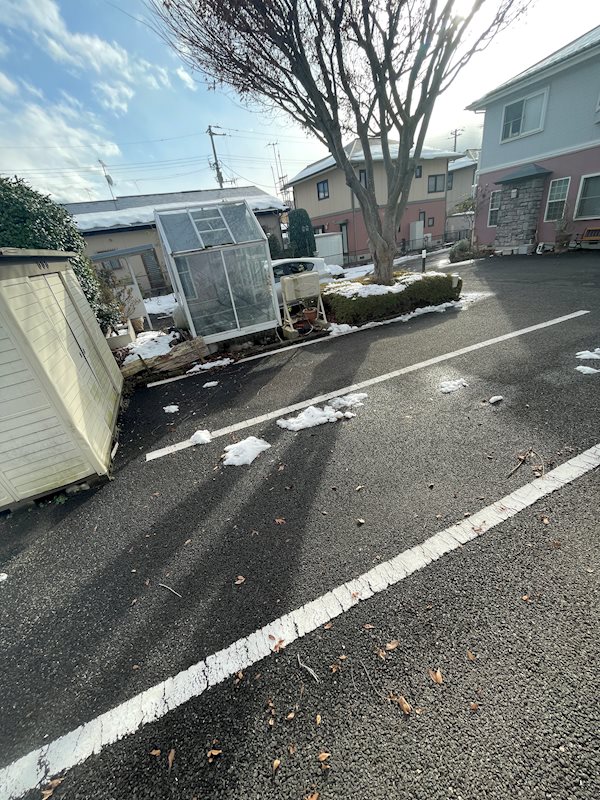 ヴィラ小峠 駐車場
