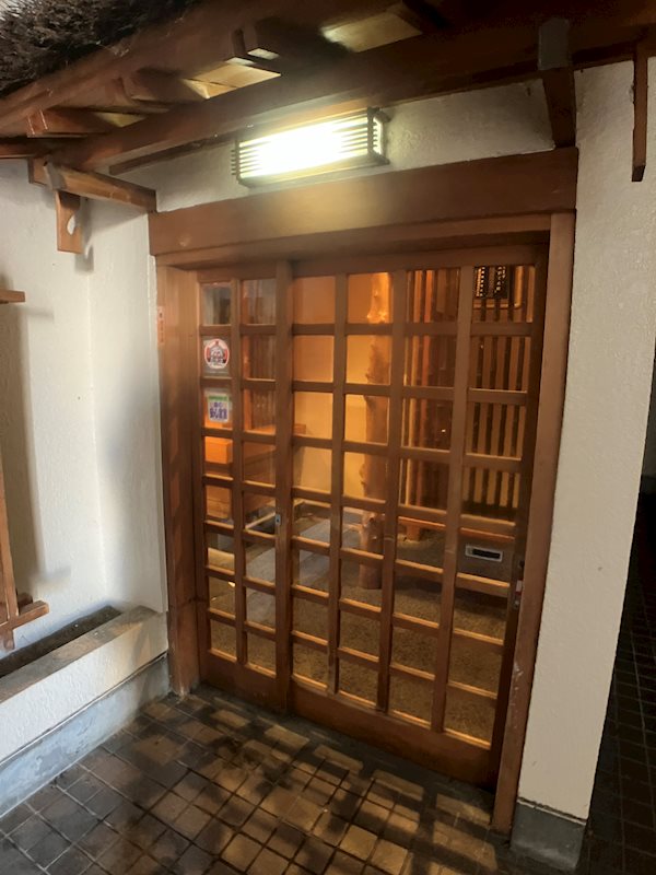 SANWAビル 玄関