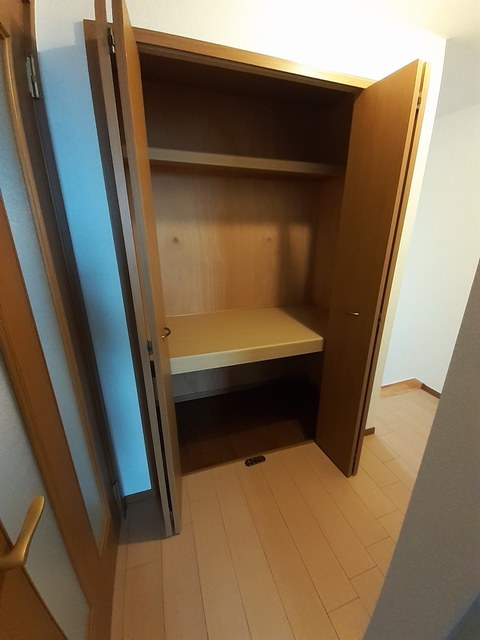 ア・ラ・モードＯＧＵＲＡＪＩ 収納
