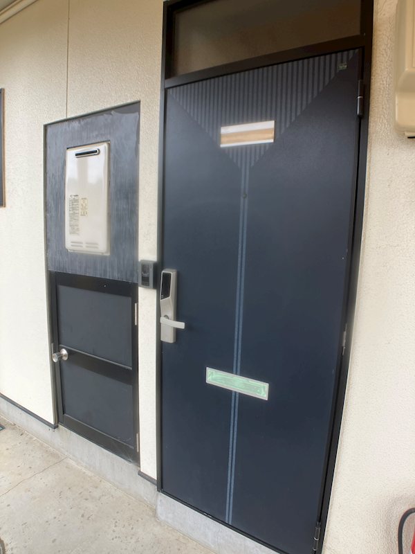 シャンティパールホワイト 玄関