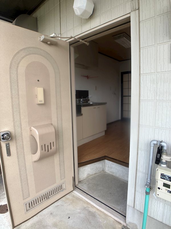 ラプラス上原 玄関