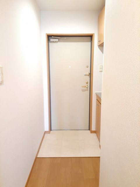 グランソレイユ西中央 玄関