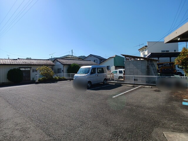 サニーヒルオオツキ 駐車場