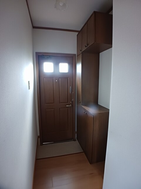 ビバリーヒルズＡ 玄関