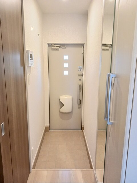 ドミールオカマエ　Ａ 玄関