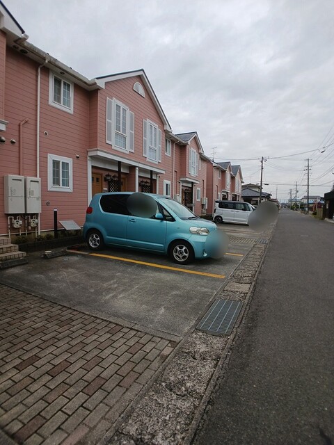プチシャンⅠ 駐車場