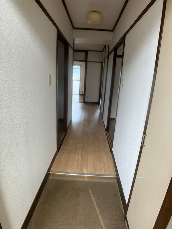 ハイジー松山 玄関
