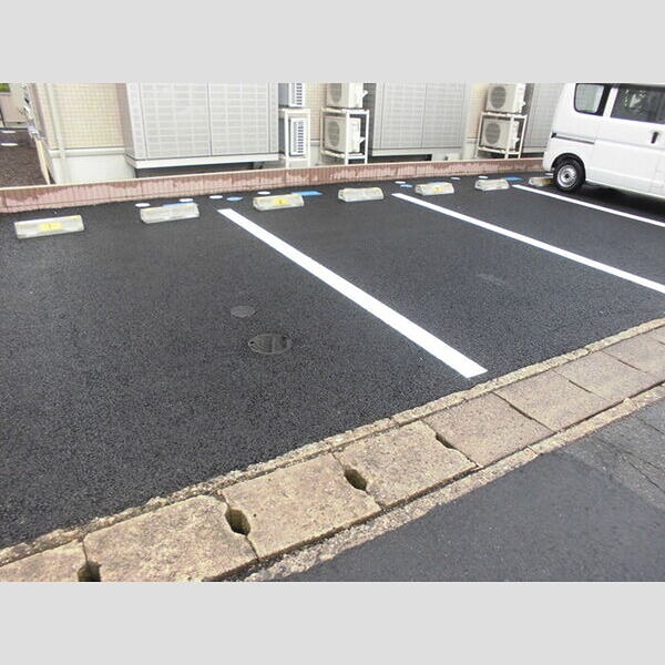 パインメイプル85 駐車場