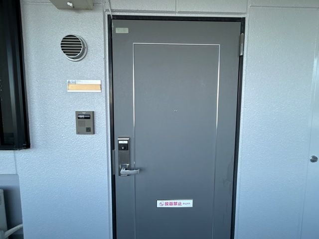 コンフィード原島 玄関