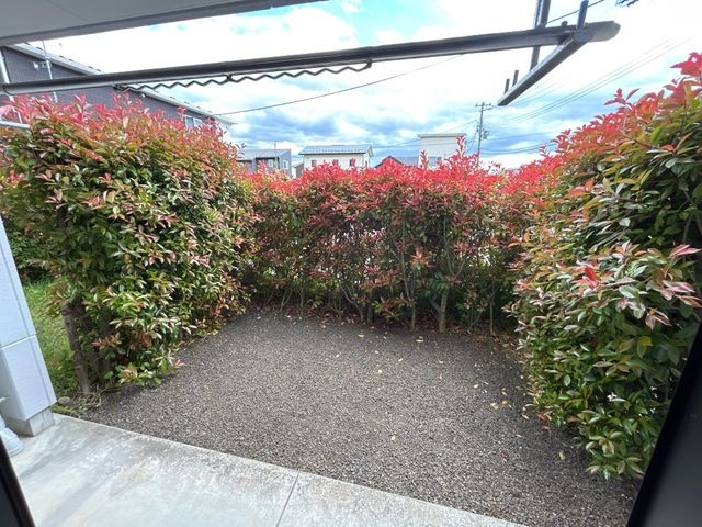 コンフィード原島 庭